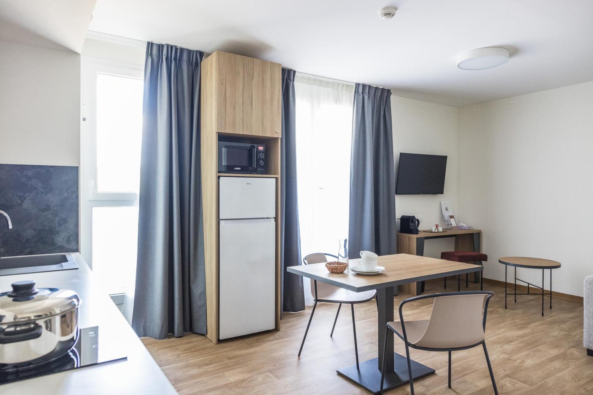 Allegre Les Fumades Hotel Des Thermes Des Fumades מראה חיצוני תמונה