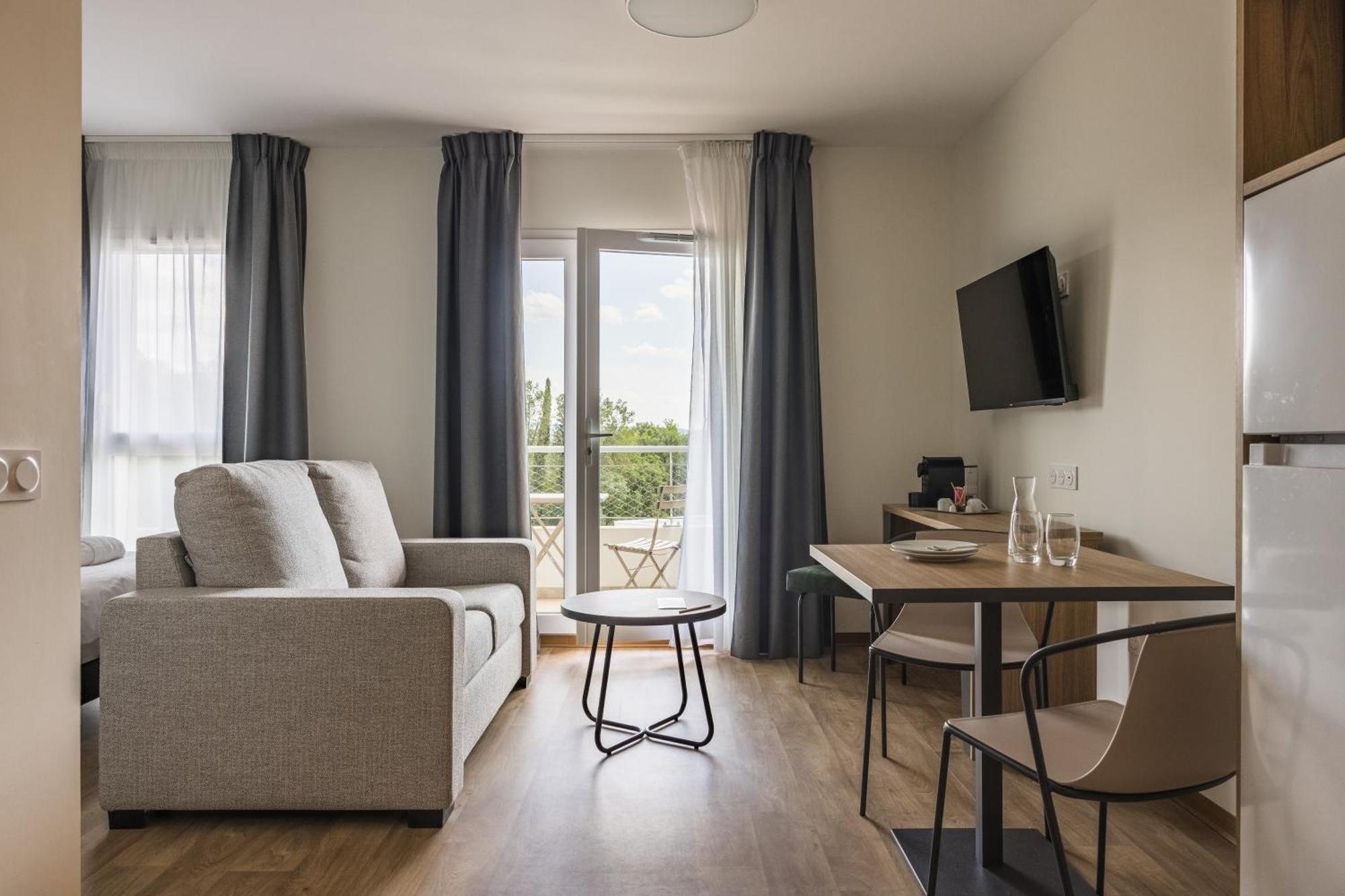 Allegre Les Fumades Hotel Des Thermes Des Fumades מראה חיצוני תמונה